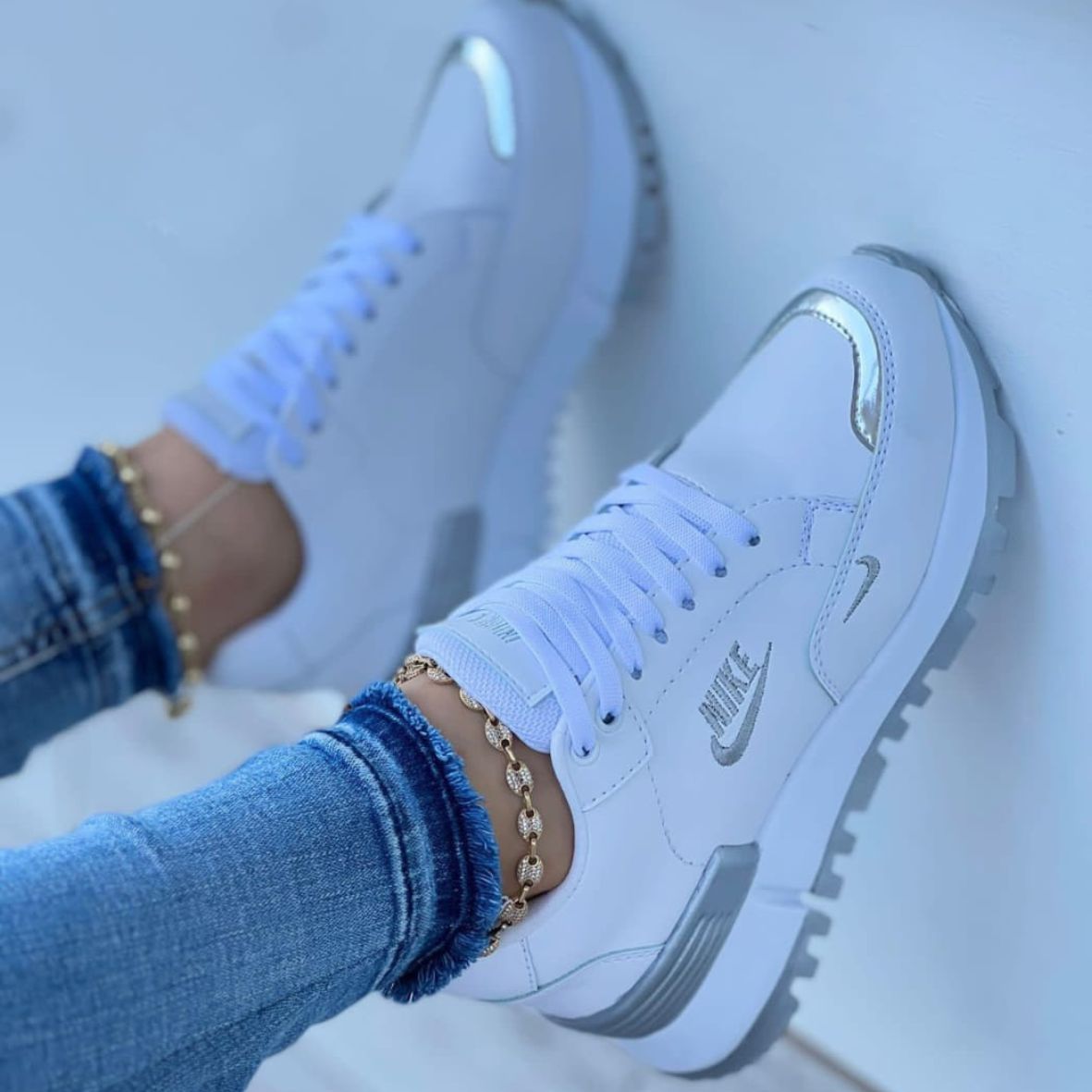 Tenis Dama Trebol blanco